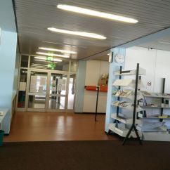 Bibliothek frisch gestrichen 2.jpg